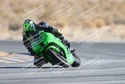 media/Jan-10-2025-CVMA Friday Practice (Fri) [[489e0da257]]/Group 4 and Trackday/Session 4 (Turn 16)/